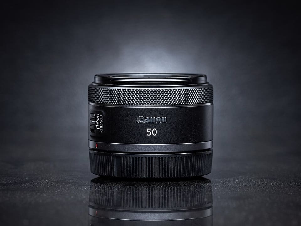 Lensa Canon RF 50mm F1.8 STM