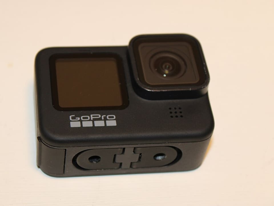 Action camera GoPro HERO9 Black tampak depan