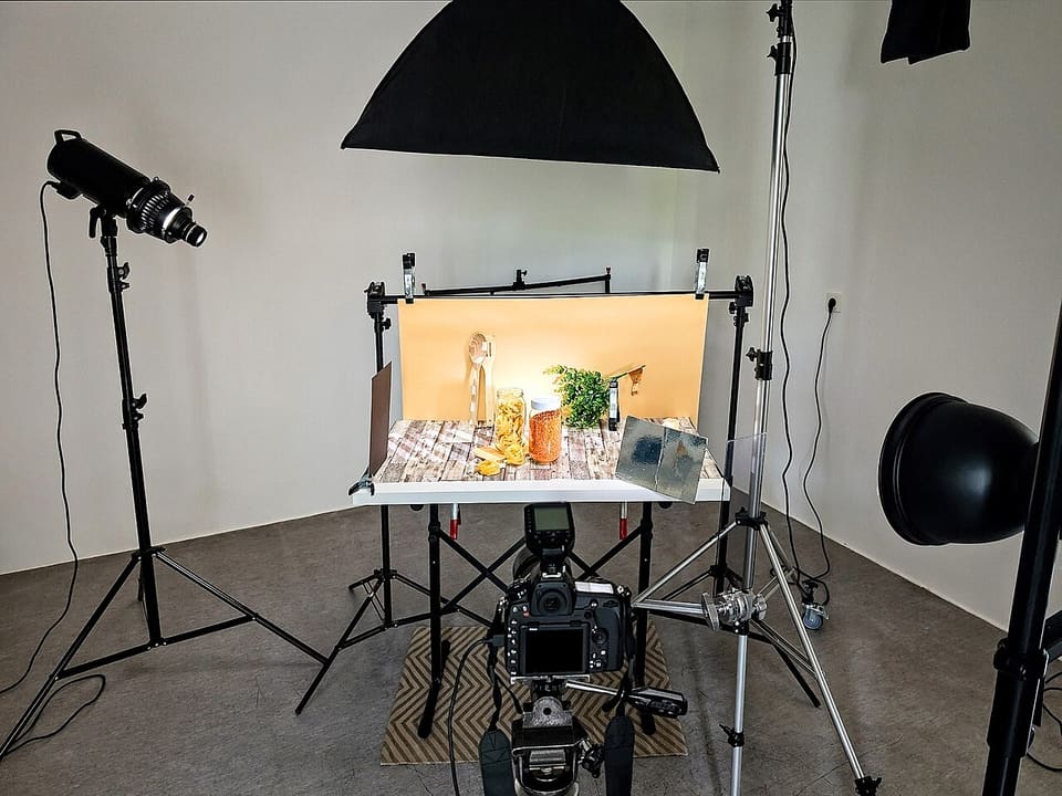 Setup softbox studio dengan dua titik cahaya
